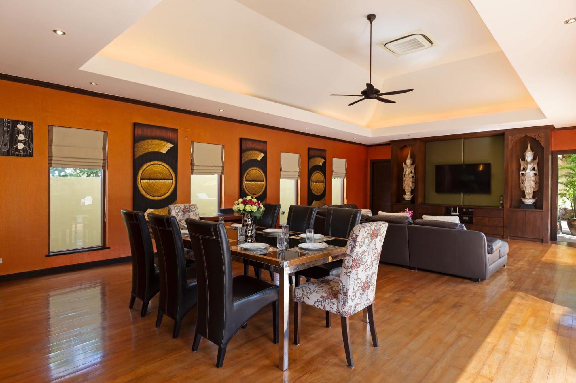 וילה Extraordinary Courtyard 6br Pool Sri Suri, Naiharn