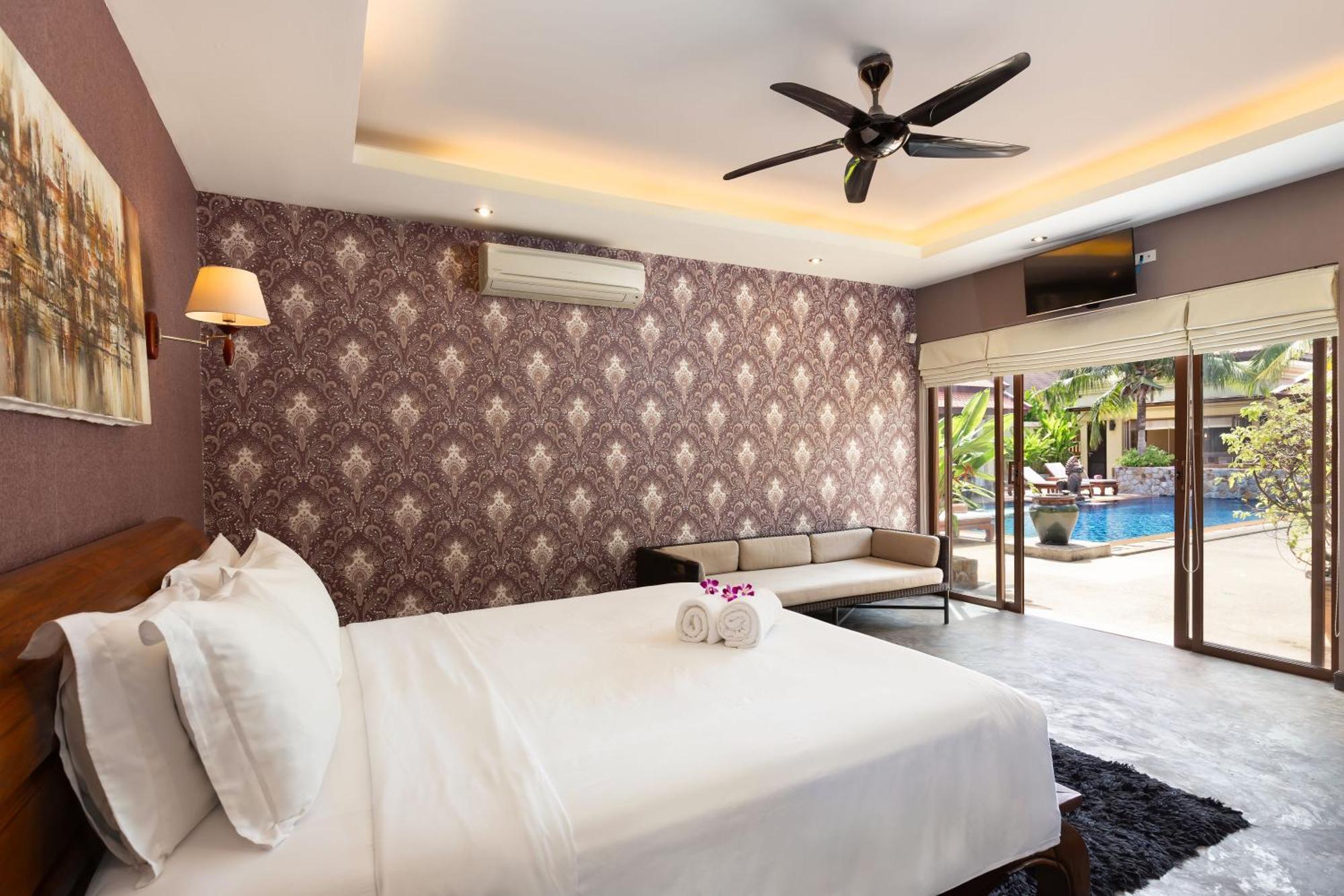 וילה Extraordinary Courtyard 6br Pool Sri Suri, Naiharn