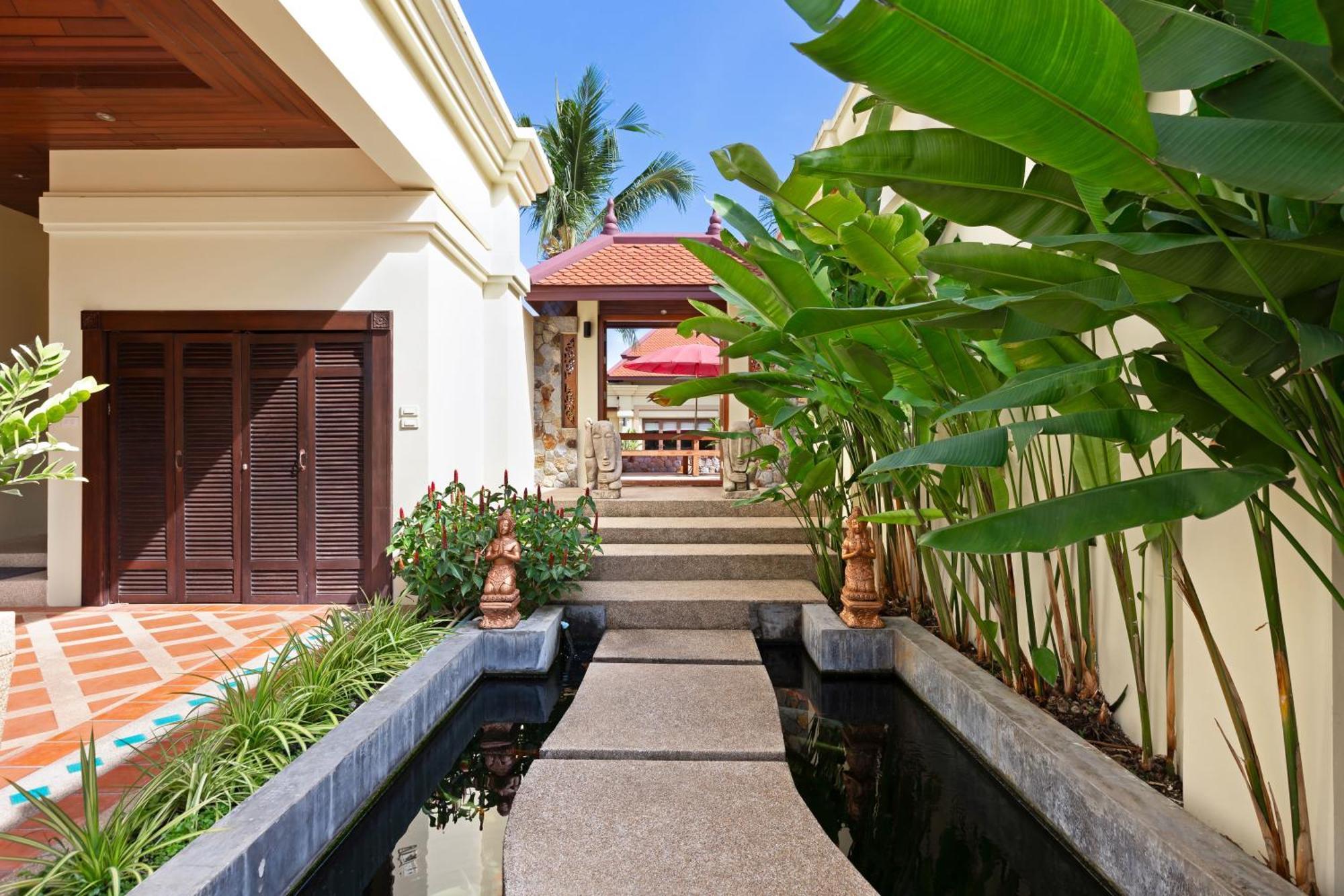 Extraordinary Courtyard 6br Pool Sri Suri, Naiharn וילה *